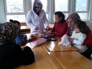 Küre’de “Yöresel Kıyafetli Kitre Bebek Yapımı” Kursu Açıldı