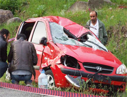 Artvin'deki kazada genç öğretmen hayatını kaybetti 3 yaralı