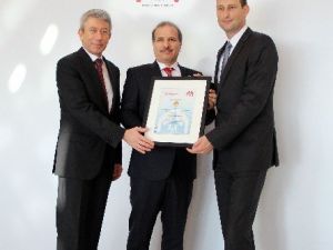 Shell’e “Müşteri Dostu Kuruluş, Müşteri Dostu Marka” Belgesi