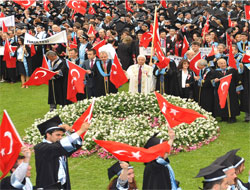 KTÜ'de mezuniyet coşkusu