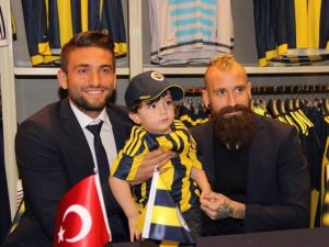 Fenerbahçe’nin Yıldızları Adana’da Taraftarlarıyla Buluştu