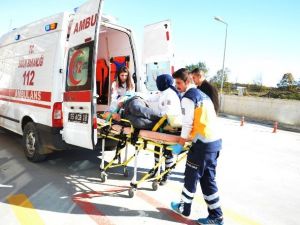Merdivenden Düşen Yaşlı Adam Yaralandı