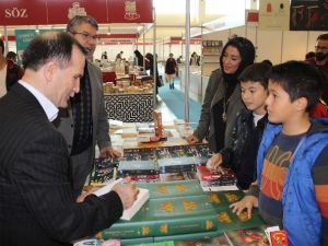 Yazar Halil Delice, Okurlarıyla Buluştu