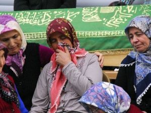 Oğluyla Birlikte Girdiği Kaçak Kömür Ocağında Ölen Madenciye Gözü Yaşlı Veda