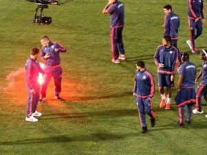 Yunanistan’daki Derbi Ertelendi