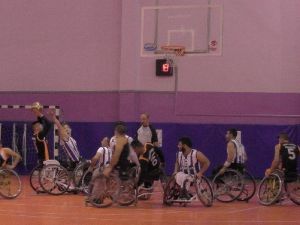 Muş Bedensel Engelliler Takımı, Şanlıurfa Büyükşehir Belediyesi Engelliler Tekerlekli Sandalye Basketbol Takımına 80-64 Mağlup Oldu