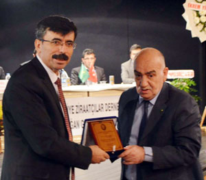 Ziraatçılar Derneği Rize Şubesinde Akman, Güven Tazeledi