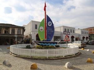 Sapanca Turizm Fakültesi Panosu Çevresi Düzenlendi