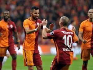 Galatasaray Kritik Virajda