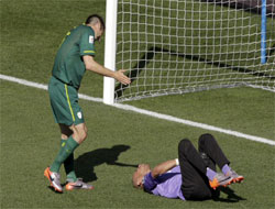 Cezayir  kaleci kurbanı!