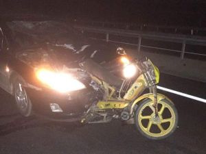 Otomobilin Çarptığı Motosiklet Sürücüsü Öldü