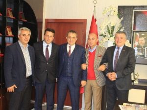 Hekimoğlu’na Şiirli Mesaj