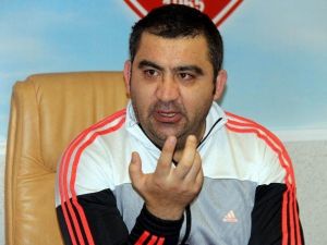 Ümit Özat Hakemlere Ateş Püskürdü