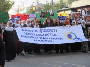 Hdp’li Beştaş Kadınlarla Yürüdü