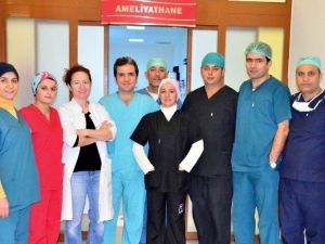 Ameliyatta Duran Kalp İçeriden Yapılan Masajla Çalıştırıldı