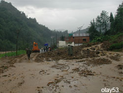 Rize'de Yollar Kapandı
