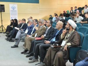 Saü’de “İslam Ve Demokrasi” Konulu Sempozyum Düzenlendi