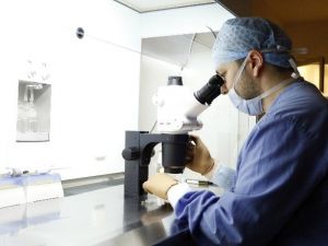 Çocuk Sahibi Olamayan Genç Çiftlere Tüp Bebek Uyarısı