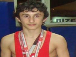 Rizeli Güreşçiden Altın Madalya