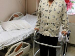 Belinden Aşağısı Felç Olan Kıbrıs Gazisi Ameliyatla Ayağa Kalktı