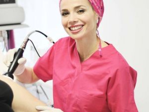 Büyük Göğüsler Kıyafet Seçimini Kısıtlayabiliyor