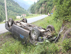 Rize'de Kamyonet Takla Attı