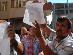 Rize Valisi'ne Protesto