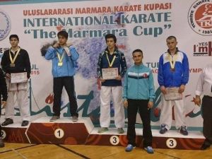 Yalovalı Karateci Öztürk,istanbul’dan Madalyayla Döndü