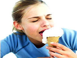 Dondurma Tüketirken Dikkat!