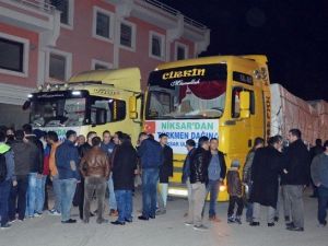 Niksar Ülkü Ocakları’ndan Türkmenlere 2 Tır Dolusu Yardım