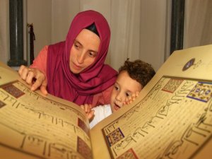 Karahisari Mushaf'ı, Kıble Dağı'nın Zirvesinde Sergileniyor