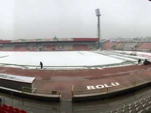 Bolu’da Kupa Maçı Öncesi Kar Sürprizi