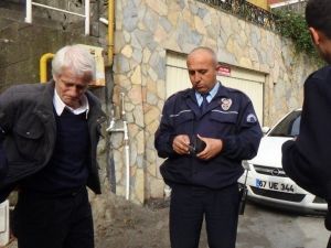 Emekli Öğretmen Öğrenci Servisinin Altında Can Verdi