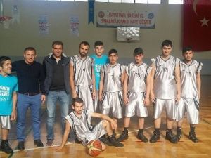 Yalovalı Özeller 3 Aralık Engelliler Gününde Şampiyonluk Sevinci Yaşadı