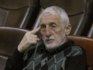 Chp’li Meclis Üyesi Çakmak Partisinden İstifa Etti