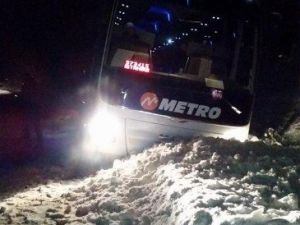 Kastamonu’da Yolcu Otobüsü Kara Saplandı