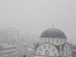 Niksar’da Kar Yağışı