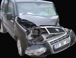 Rize'de 2 Araç Çarpıştı