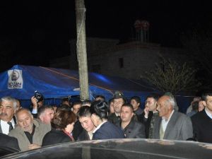 Çevre Ve Şehircilik Bakanı Sarı Şehit Ailesini Ziyaret Etti