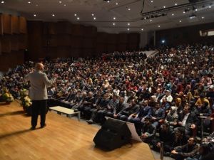 Uğurluel: "Akıncıların Görevi Avrupa’dan Güzel Kız Toplamak Değil"