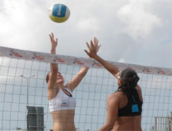 Bayanlar Plaj Voleybolu Turnuvası Trabzon'da başladı
