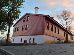 Tekkeye Niyet, Bizans’a Kısmet