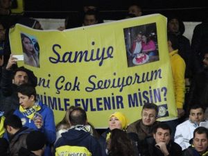 Fenerbahçe Taraftarından Maçta Evlilik Teklifi