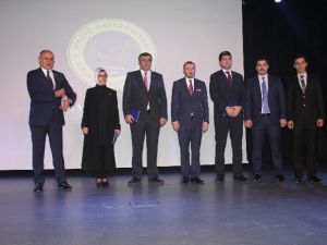 Chp’li Onursal Adıgüzel: ‘’Geleceğimizi 50 Yaş Üstü Siyasetçiler Değil Gençler Yönlendirsin’’