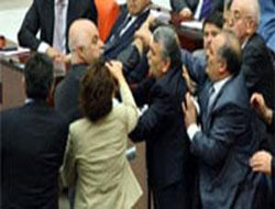Meclis'te yumruklar konuştu!