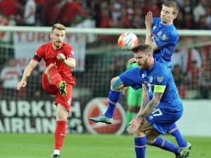 Arsenal, Serdar Aziz’i Takibe Aldı