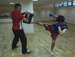 Rize'de kickboks kursu açıldı