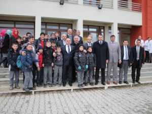 Vali Günaydın, Tosya’da Okullarına Ödenek Sözü Verdi