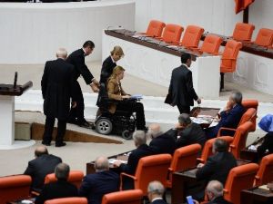 Engelli Vekil Karaburun Engelliler İçin Kürsüye Çıktı