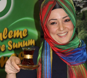 Rize'de Çay Demleme ve Sunum Yarışması'nda Dereceye Girenler Ödüllendirildi